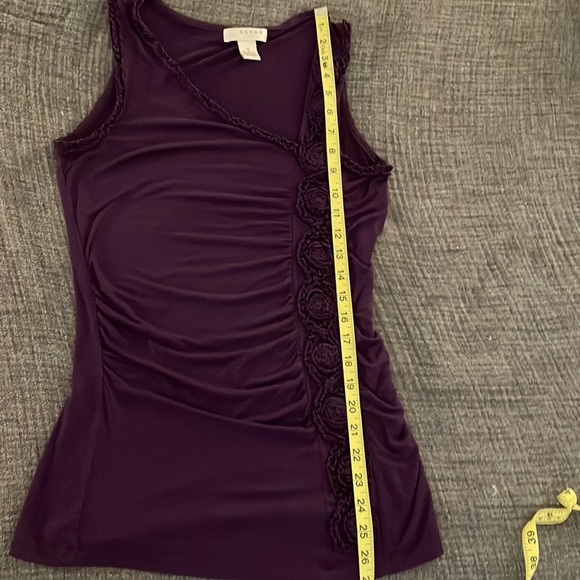 Stylish tank with asymmetric neckline and flower trim - Picture 2 of 3